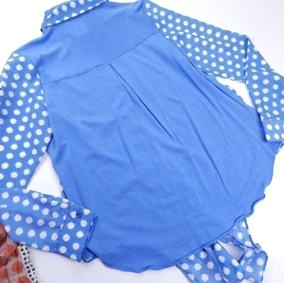 Michael Kors Baby Blue Dotted Button Down Top Sz M - Picture 8 of 12